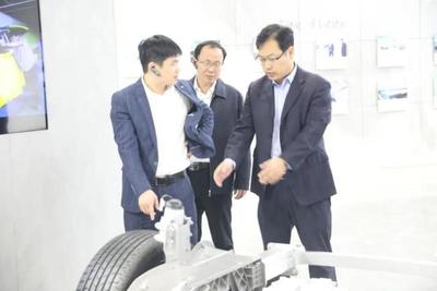 朱新華率隊赴江淮汽車集團考察調(diào)研，助力市場深化布局